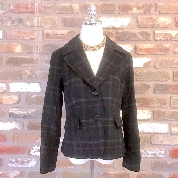 TALBOTS Women’s Wool Blend Black Gray Wine Plaid 2 Button Blazer 10 - Picture 2 of 7